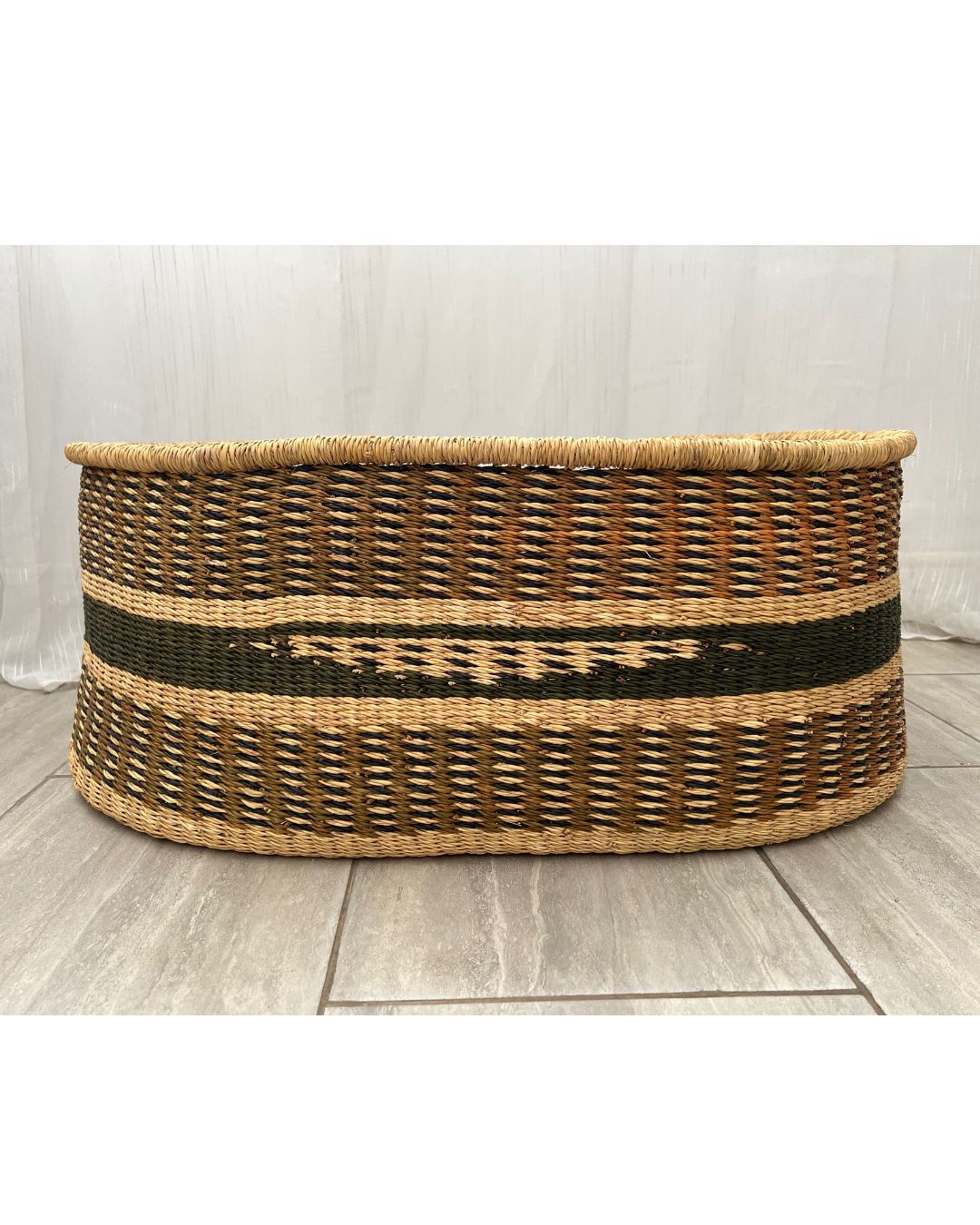 Natural artisan dog basket for small dogs