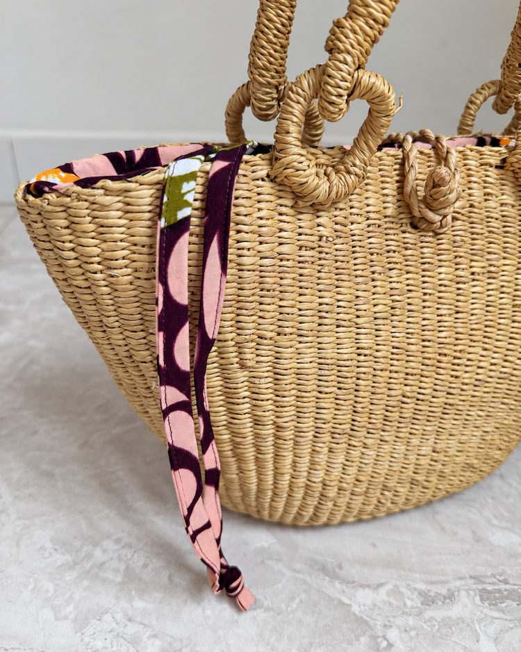 Close-up of the natural straw used to weave the handbag