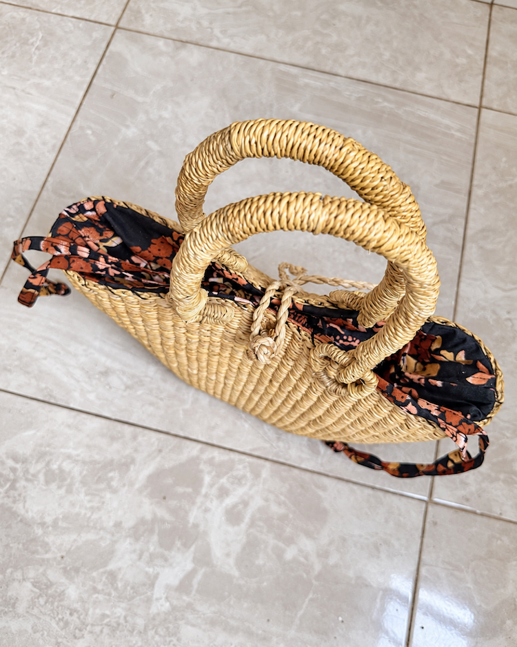 Top view of the handwoven straw handbag