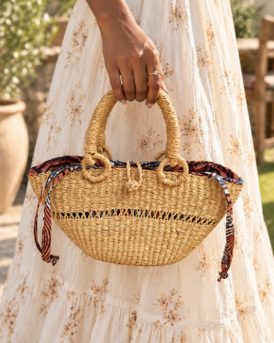 Close-up of the natural straw used to weave the handbag