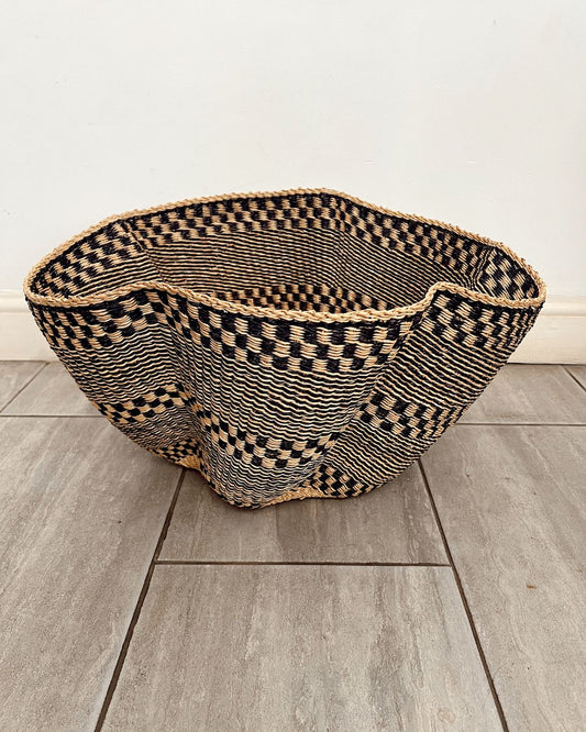 Wave Basket - Black Natural Design